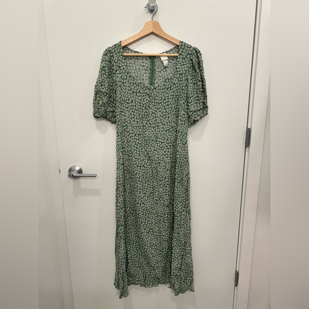 H&M GREEN FLORAL DRESS
SIZE L